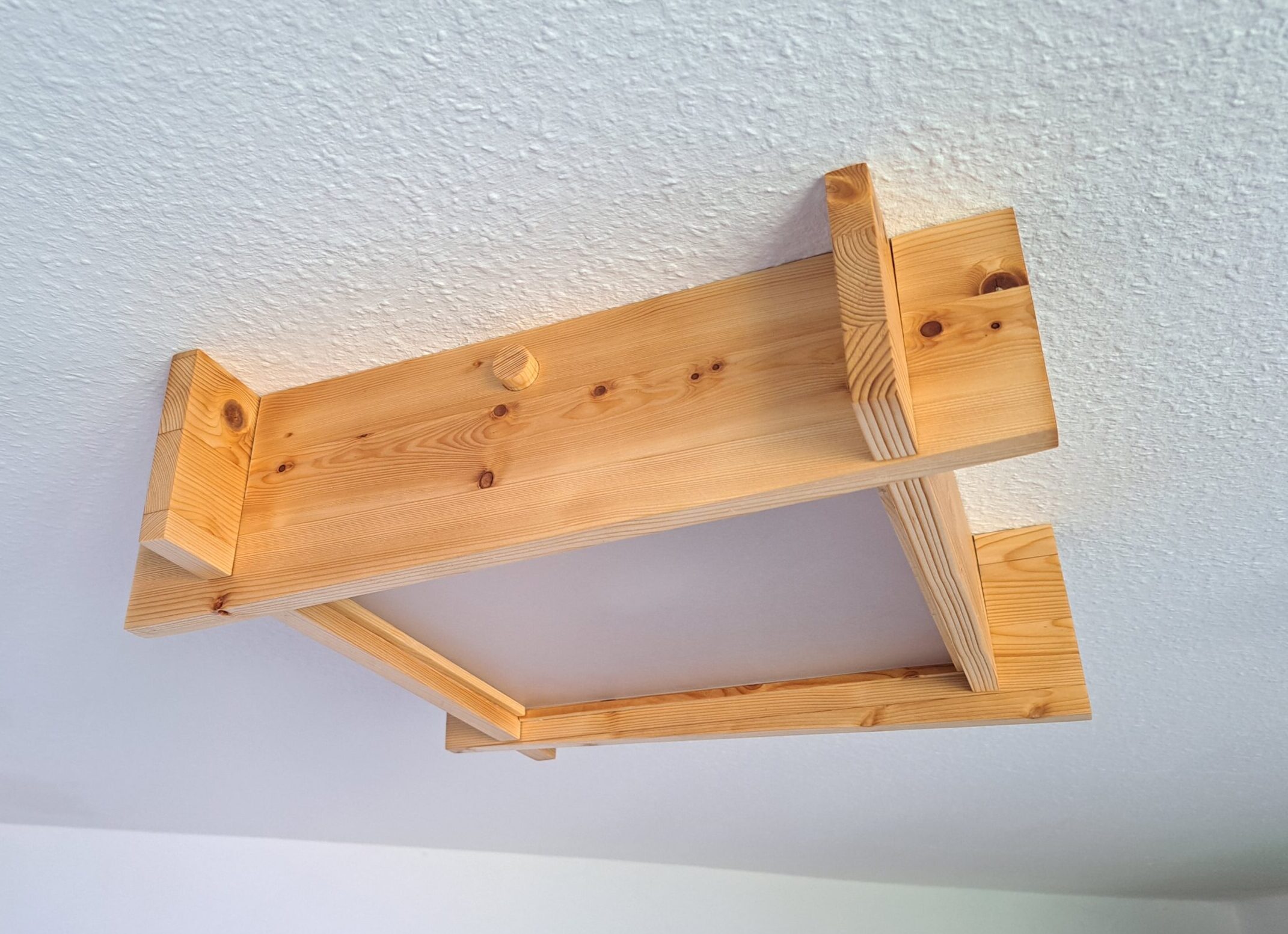 Deckenleuchte Raute überblattet