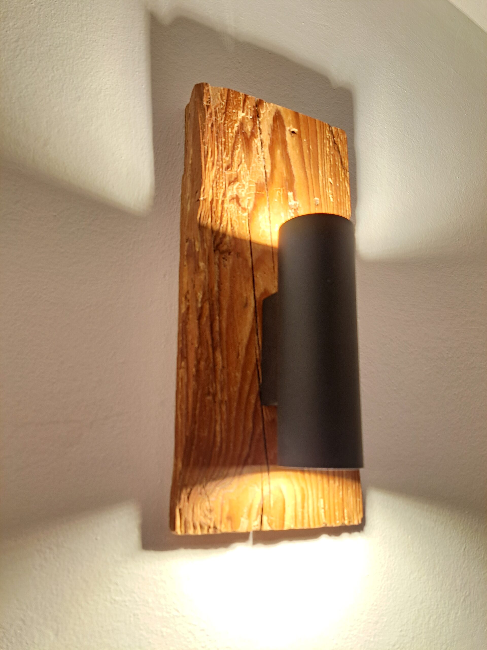 Altholz Wandleuchte „Fackel“