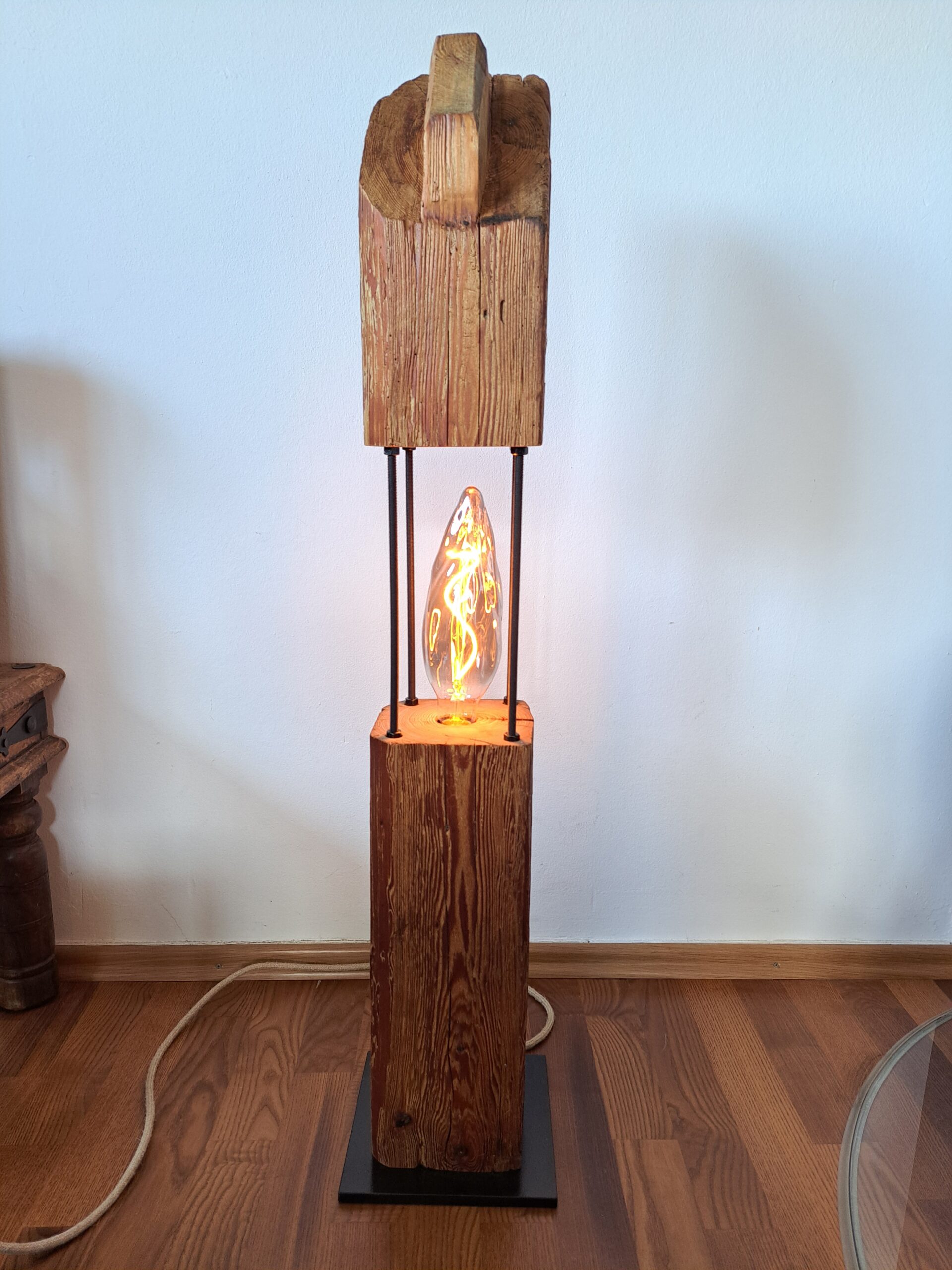 Standlampe „Streben-Lampe“