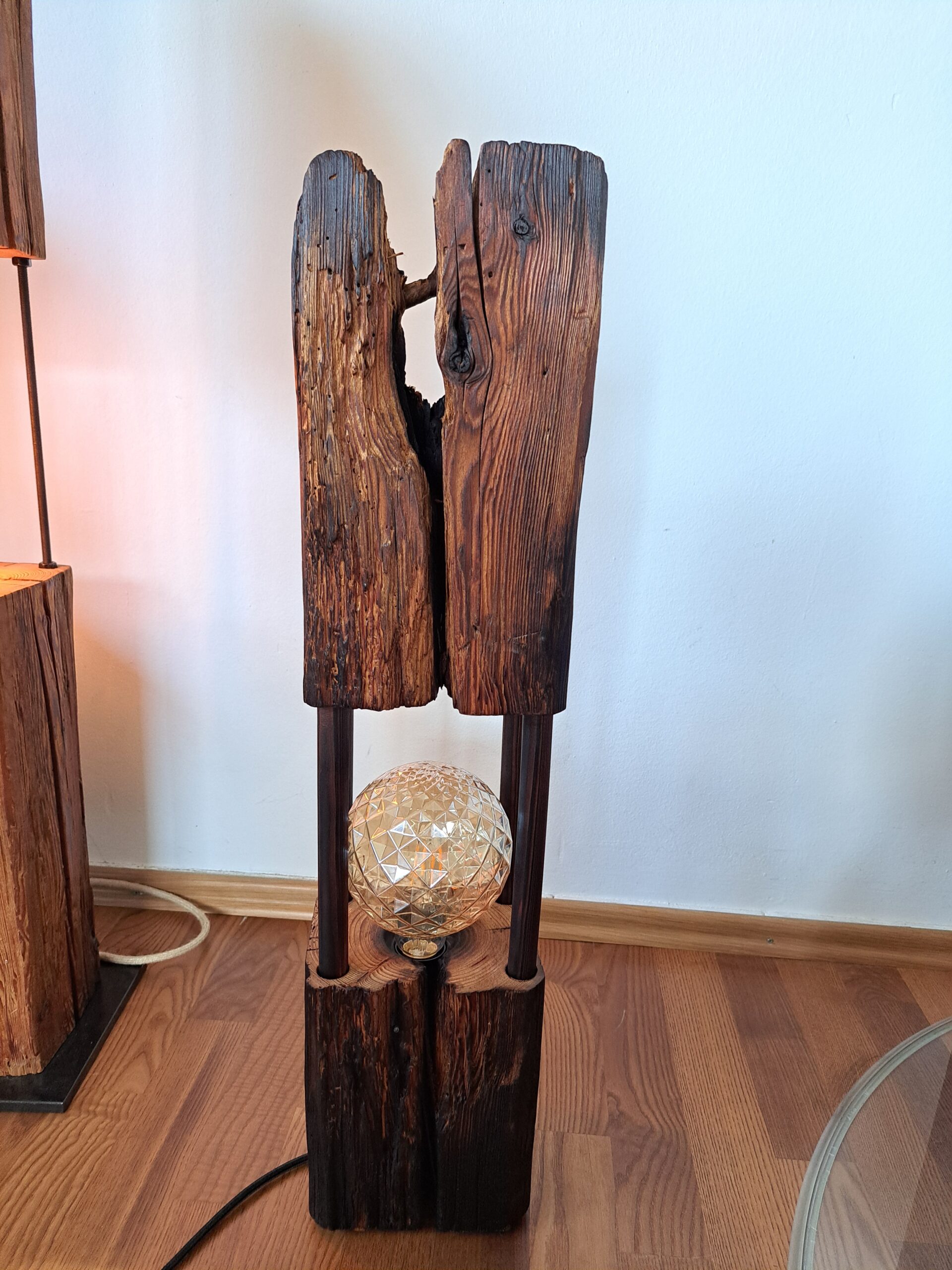 Standlampe Streben-Lampe „Verfall“