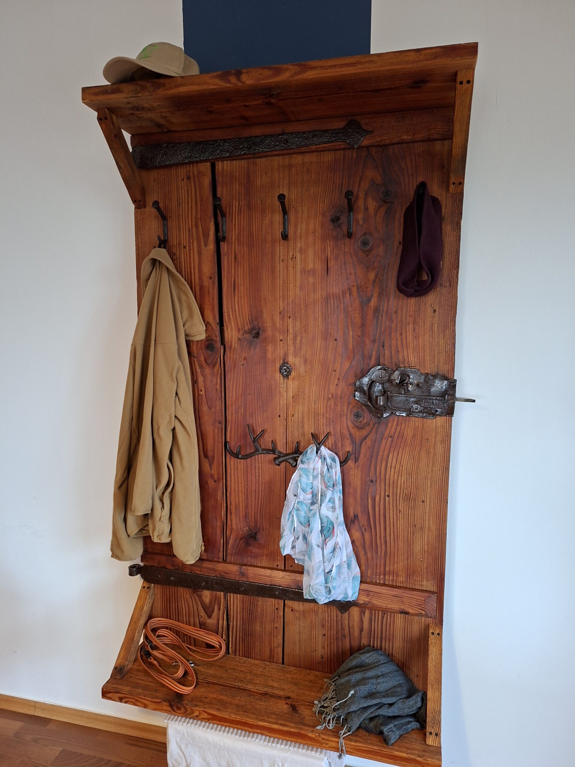 Altholz Garderobe