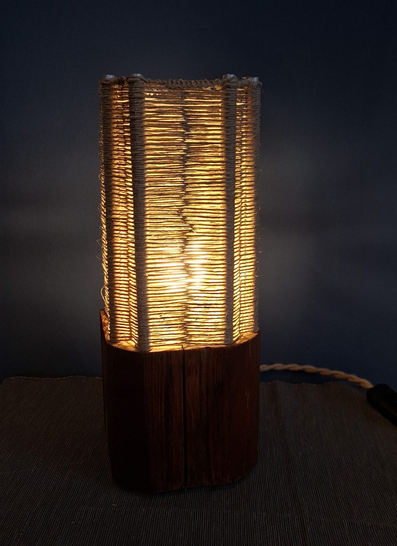 Altholz-Balken Leuchte „geflochten“