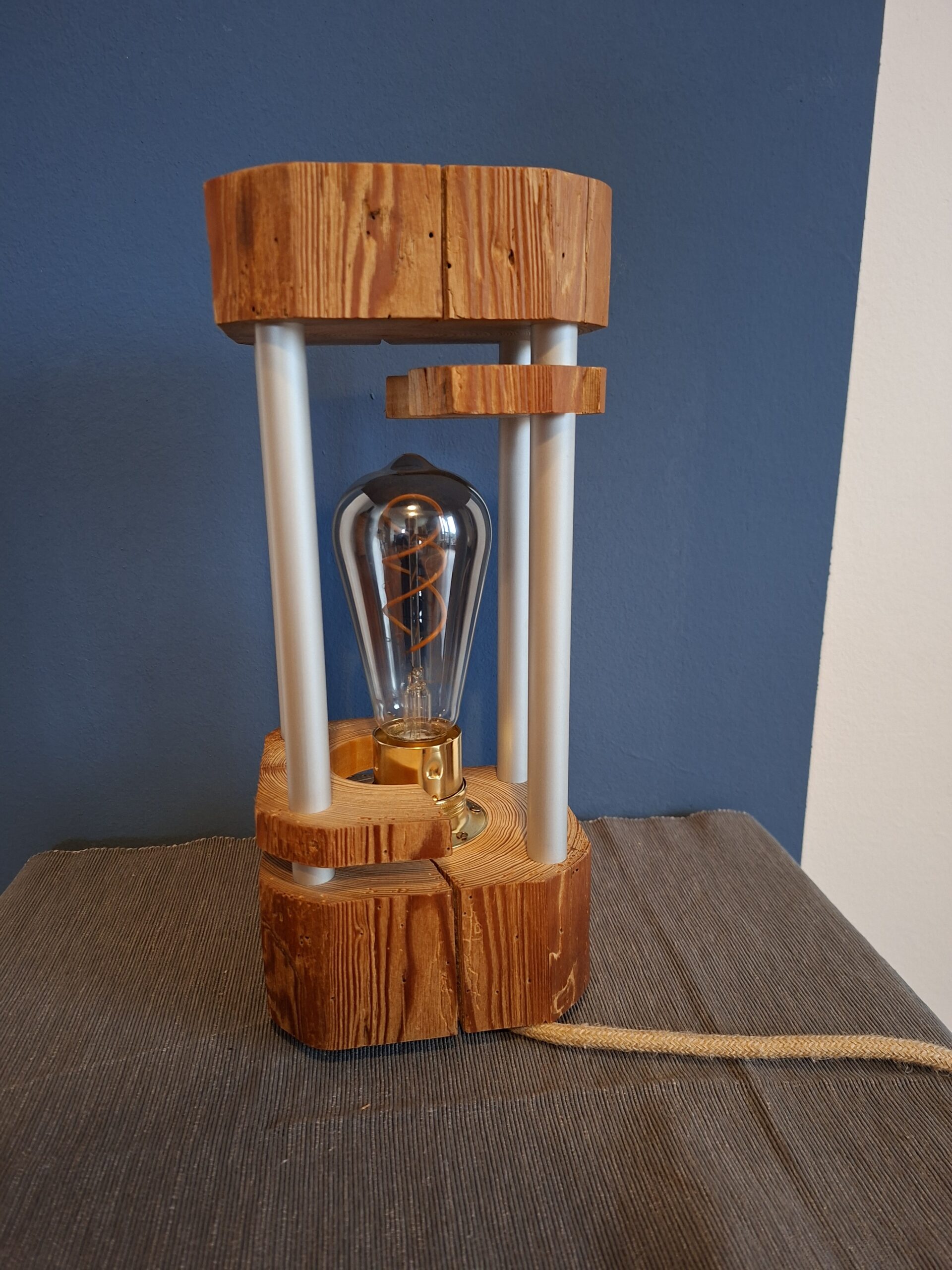 Altholz-Balken Leuchte „modern“