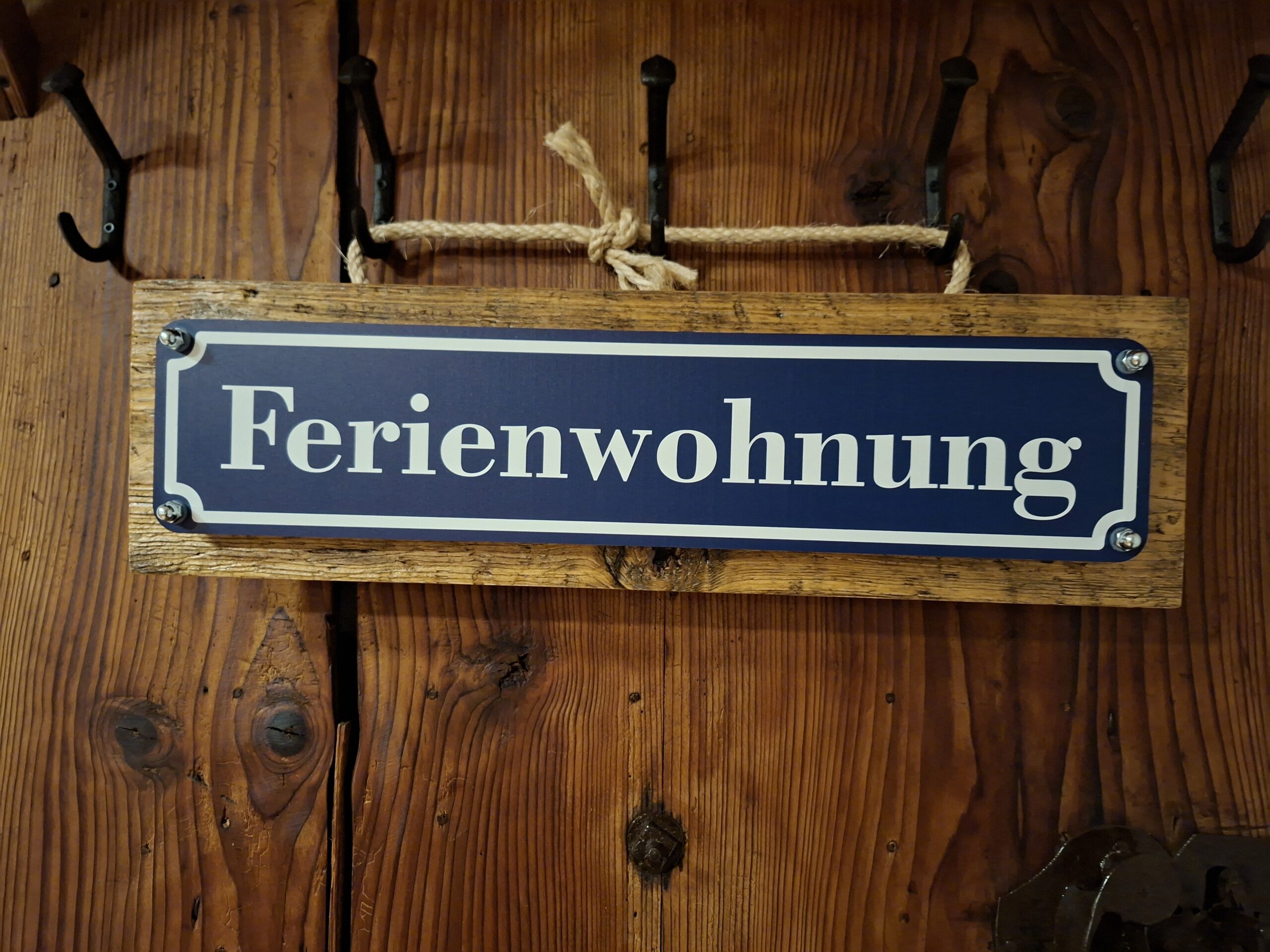 Ferienwohnung-Schild